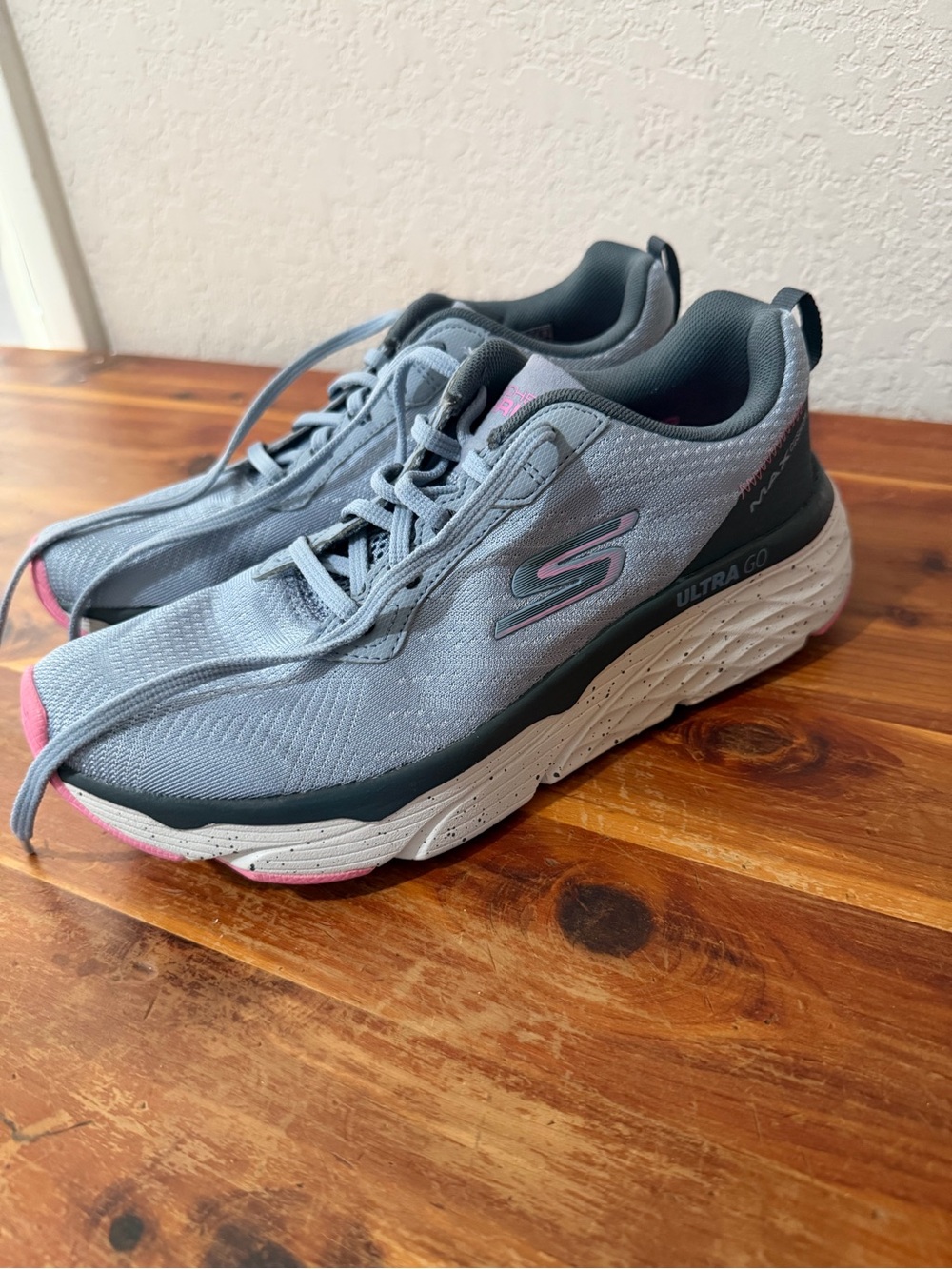 Skechers Women's Light Gray and Pink ULTRA GO Walking Running Sneakers
